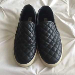 Steve Madden slip on sneaker